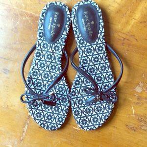 Kate Spade charm thong sandal size 8